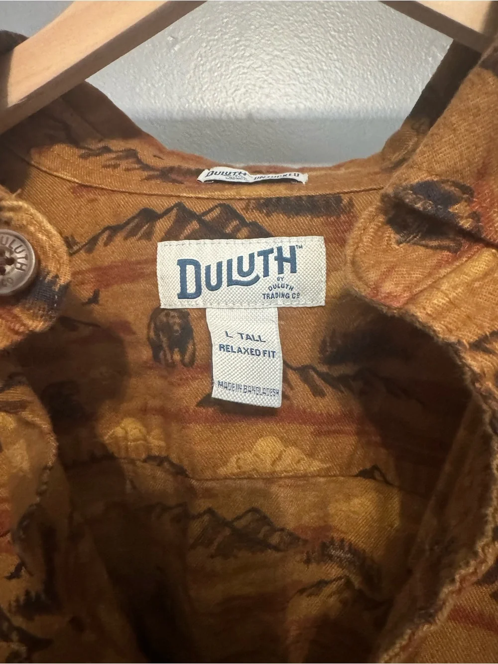 Duluth Trading Co Mustard Brown Bear & Mountain Button-Up Flannel Shirt
